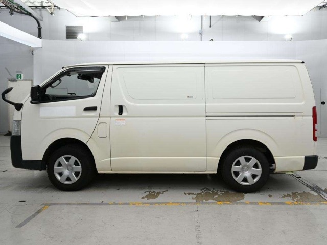 Toyota HIACE VAN 2021 8593812-4