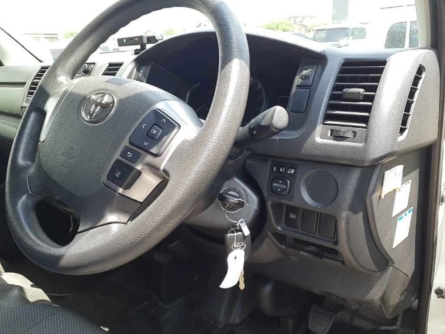 Toyota HIACE VAN 2021 8593812-9