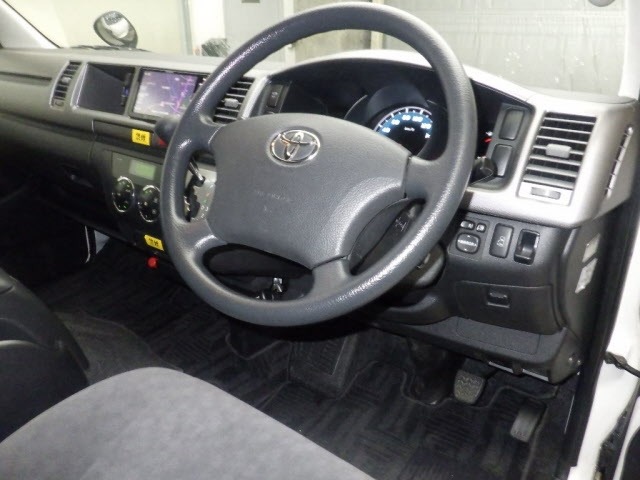 Toyota HIACE WAGON 2011 8595046-3