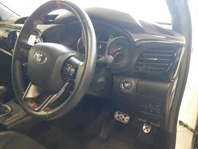 Toyota HILUX 2022 8595007-9