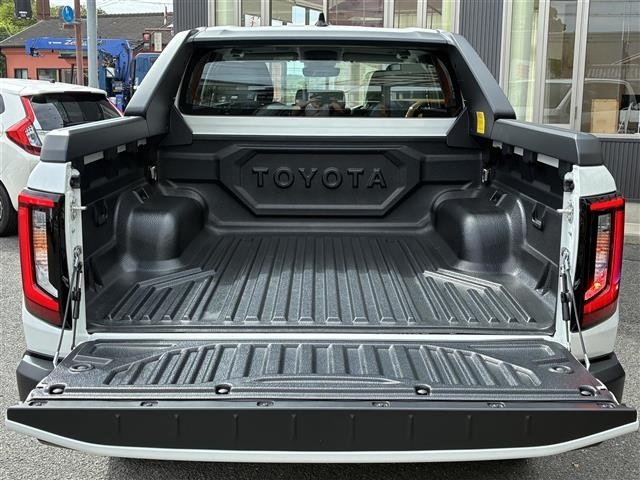 Toyota HILUX 2026 8595032-9