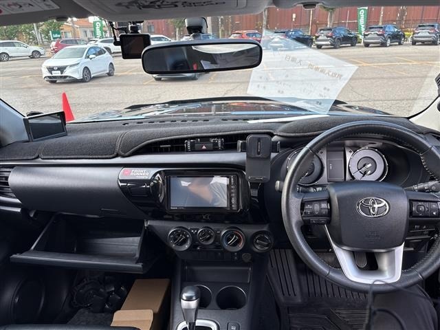 Toyota HILUX 2021 8595033-2