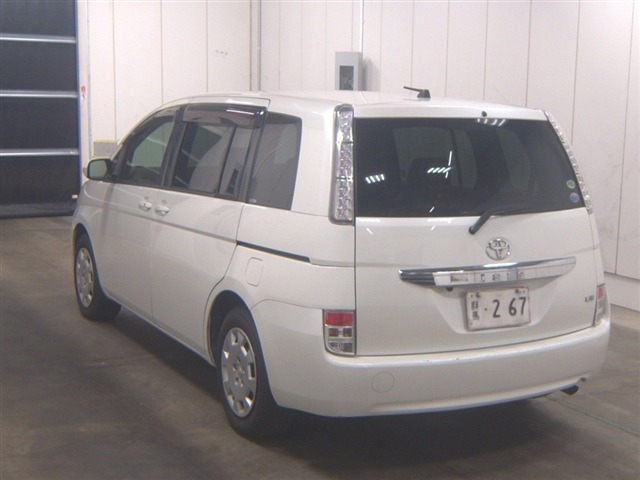 Toyota ISIS 2014 8594234-1