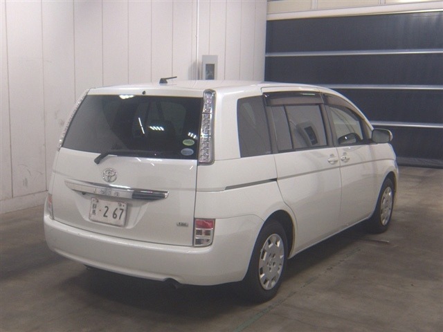 Toyota ISIS 2014 8594234-5