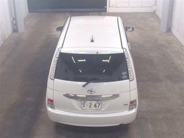 Toyota ISIS 2014 8594234-6