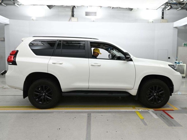 Toyota LAND CRUISER PRADO 2021 8598010-3