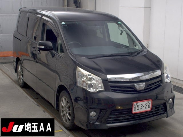 Toyota NOAH 2013 8588588-0