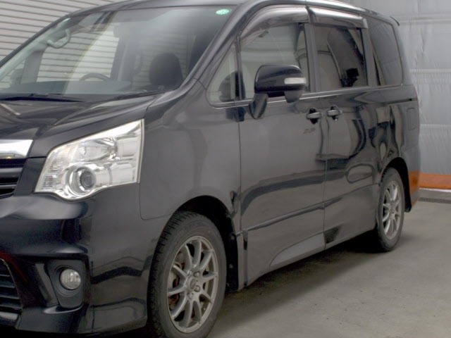 Toyota NOAH 2013 8588588-4