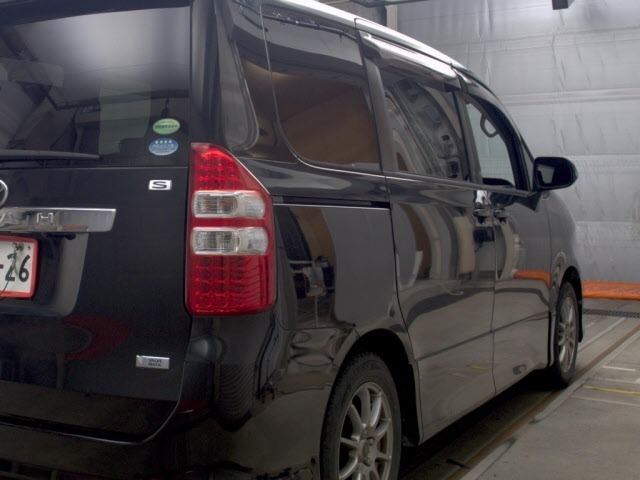 Toyota NOAH 2013 8588588-5