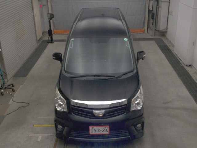 Toyota NOAH 2013 8588588-6