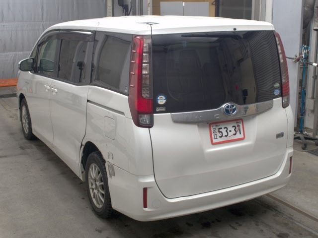 Toyota NOAH 2014 8588593-1