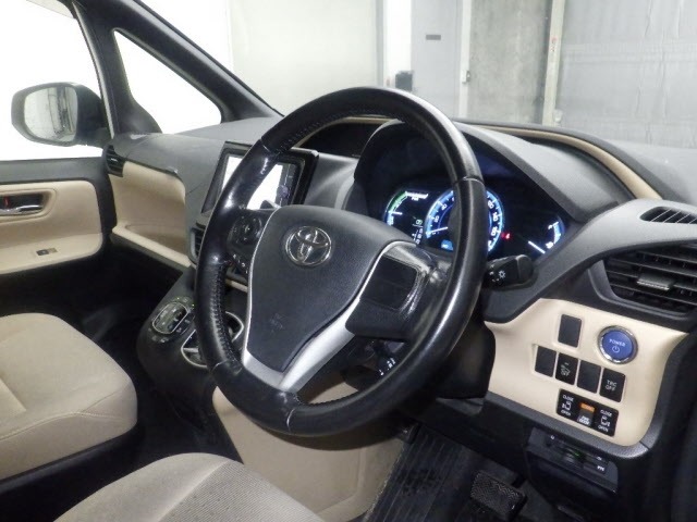 Toyota NOAH 2014 8588593-3