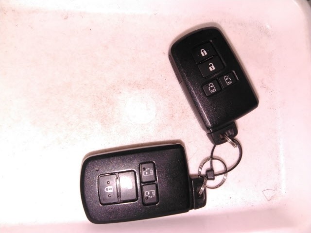 Toyota NOAH 2015 8588599-10