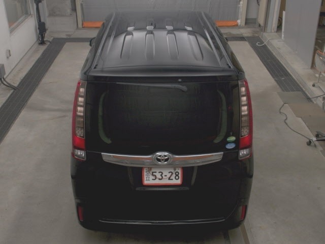Toyota NOAH 2015 8588599-7