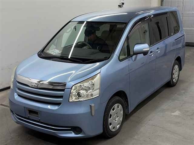 Toyota NOAH 2007 8588631-4