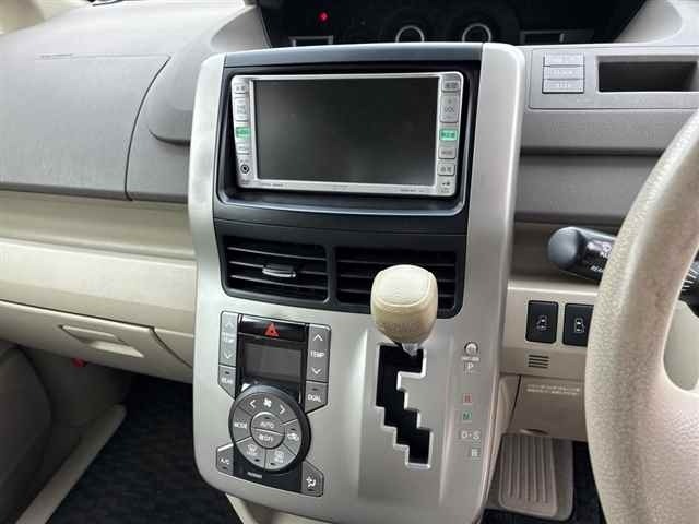 Toyota NOAH 2007 8588631-6