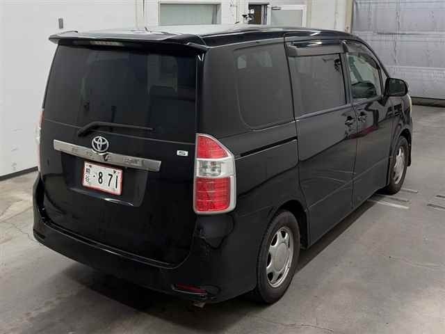 Toyota NOAH 2010 8588632-5
