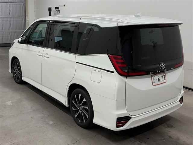 Toyota NOAH 2024 8588633-1