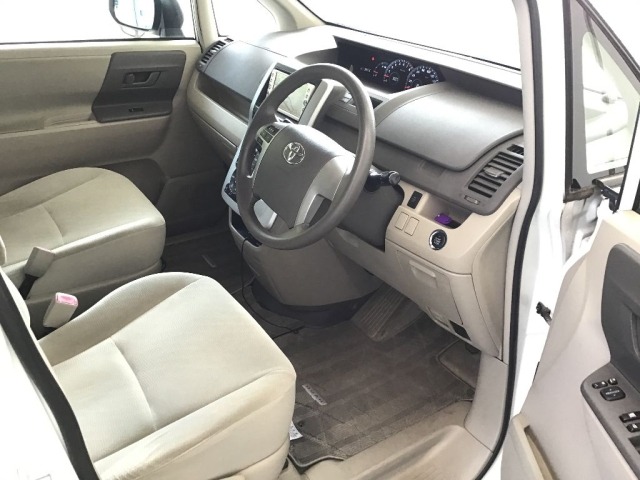 Toyota NOAH 2010 8588637-5