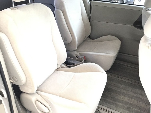 Toyota NOAH 2010 8588637-6