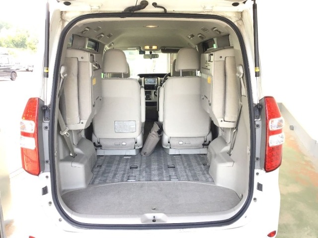 Toyota NOAH 2010 8588637-7