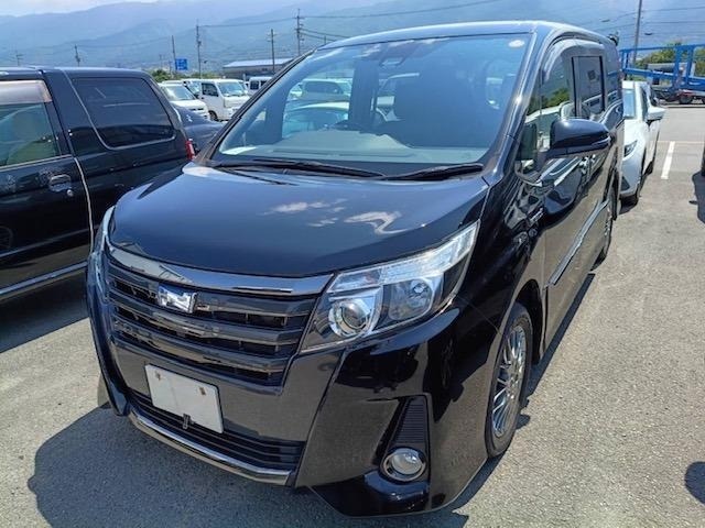 Toyota NOAH 2016 8588651-0