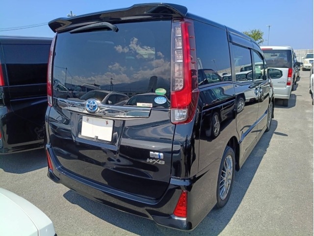Toyota NOAH 2016 8588651-6