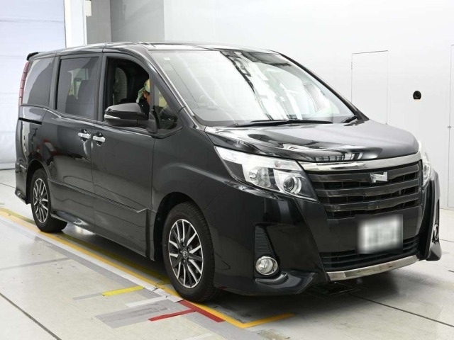Toyota NOAH 2016 8588654-5