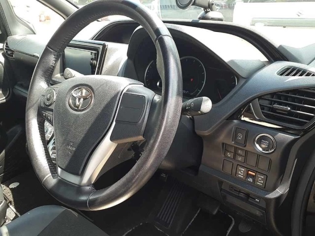 Toyota NOAH 2016 8588654-9