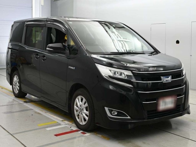Toyota NOAH 2017 8588656-5