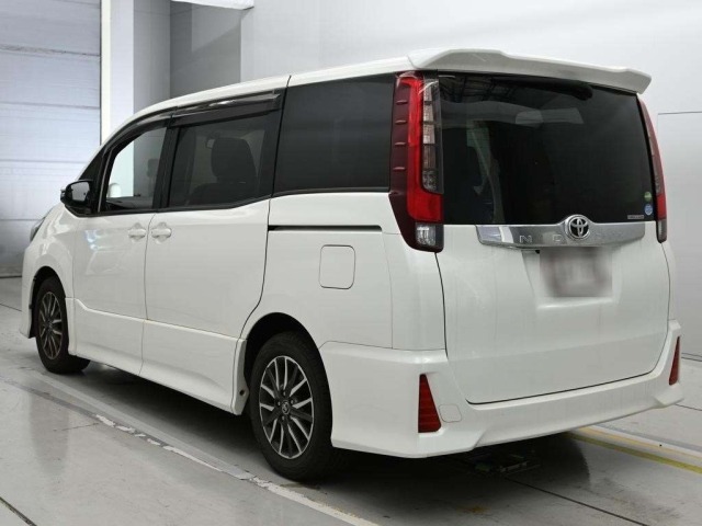Toyota NOAH 2015 8588657-6