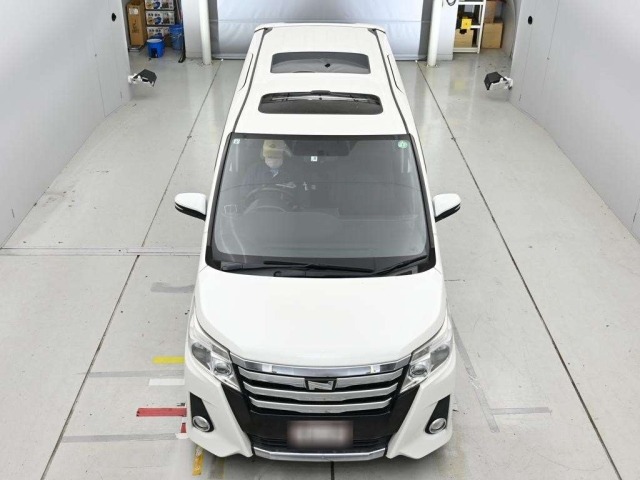 Toyota NOAH 2015 8588657-7