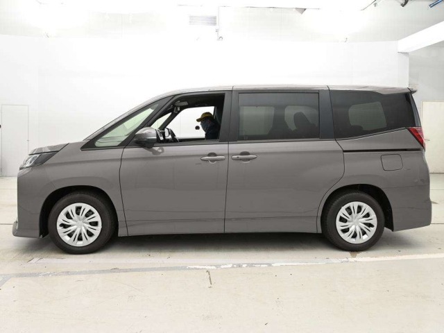 Toyota NOAH 2026 8588658-4