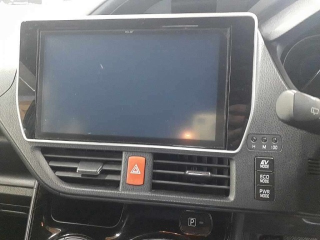 Toyota NOAH 2017 8588661-12