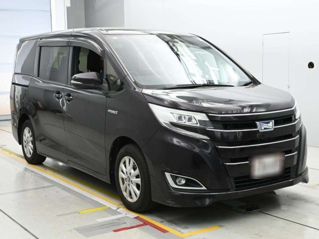 Toyota NOAH 2017 8588661-5