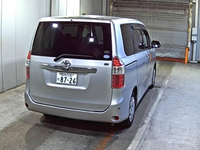Toyota NOAH 2010 8588662-5