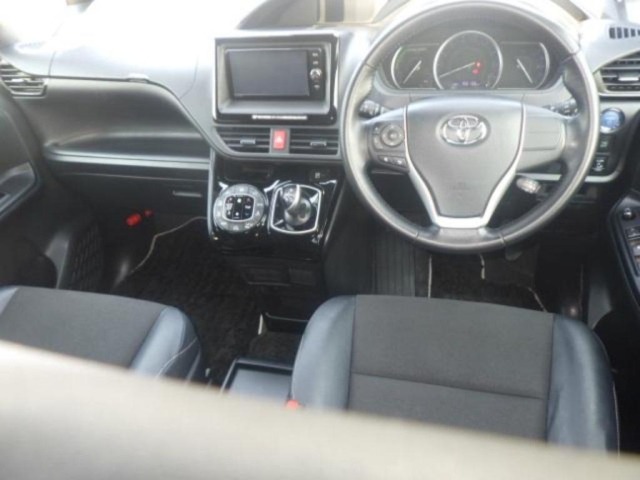 Toyota NOAH 2016 8588664-3