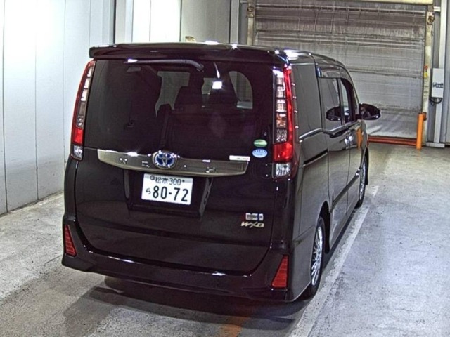 Toyota NOAH 2016 8588664-5