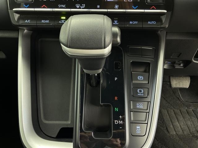 Toyota NOAH 2024 8589118-9