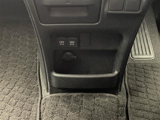 Toyota NOAH 2017 8589226-12