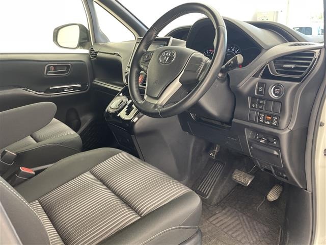 Toyota NOAH 2017 8589226-21