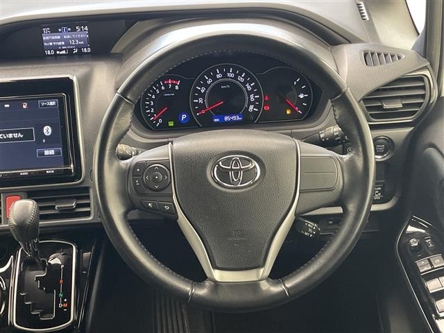 Toyota NOAH 2017 8589226-22