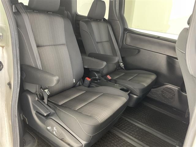Toyota NOAH 2017 8589226-6