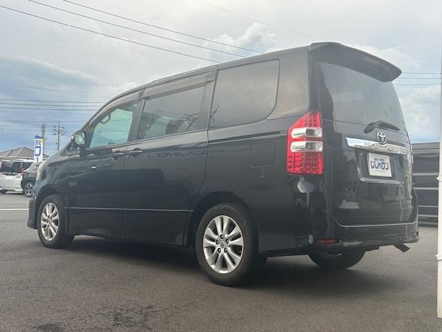 Toyota NOAH 2010 8589244-1