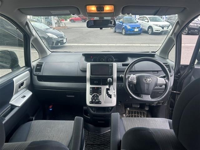Toyota NOAH 2010 8589244-2