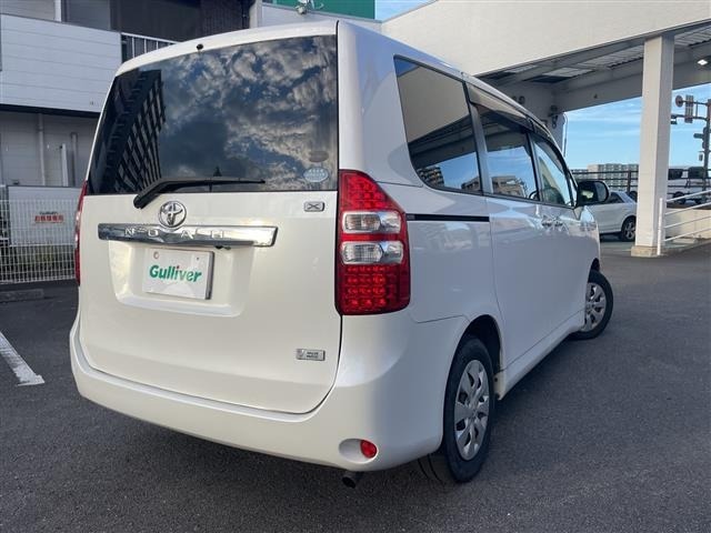 Toyota NOAH 2012 8589261-1