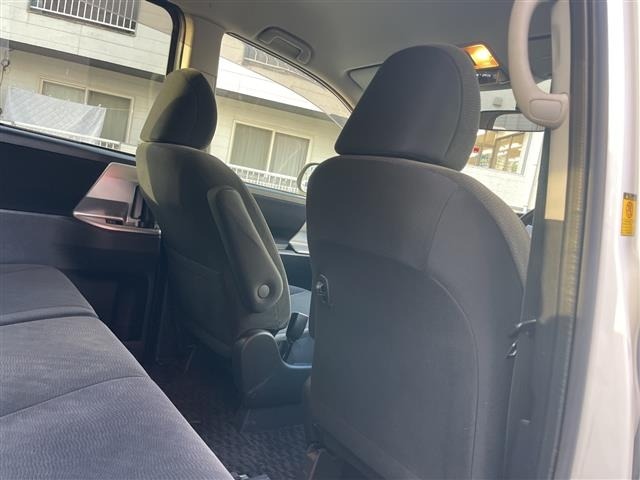 Toyota NOAH 2012 8589261-2