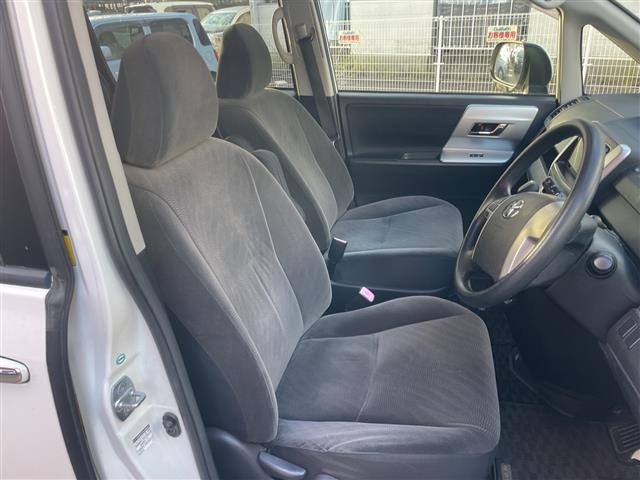 Toyota NOAH 2012 8589261-4