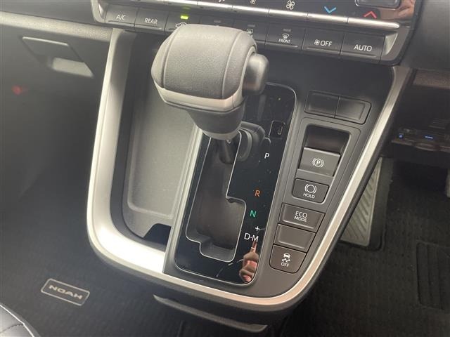 Toyota NOAH 2023 8589271-10