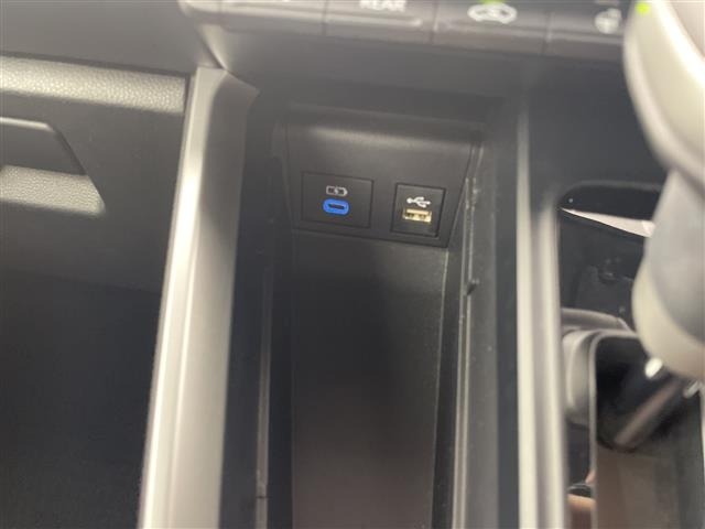 Toyota NOAH 2023 8589271-12